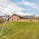 12 Person In Vestervig-by Traum